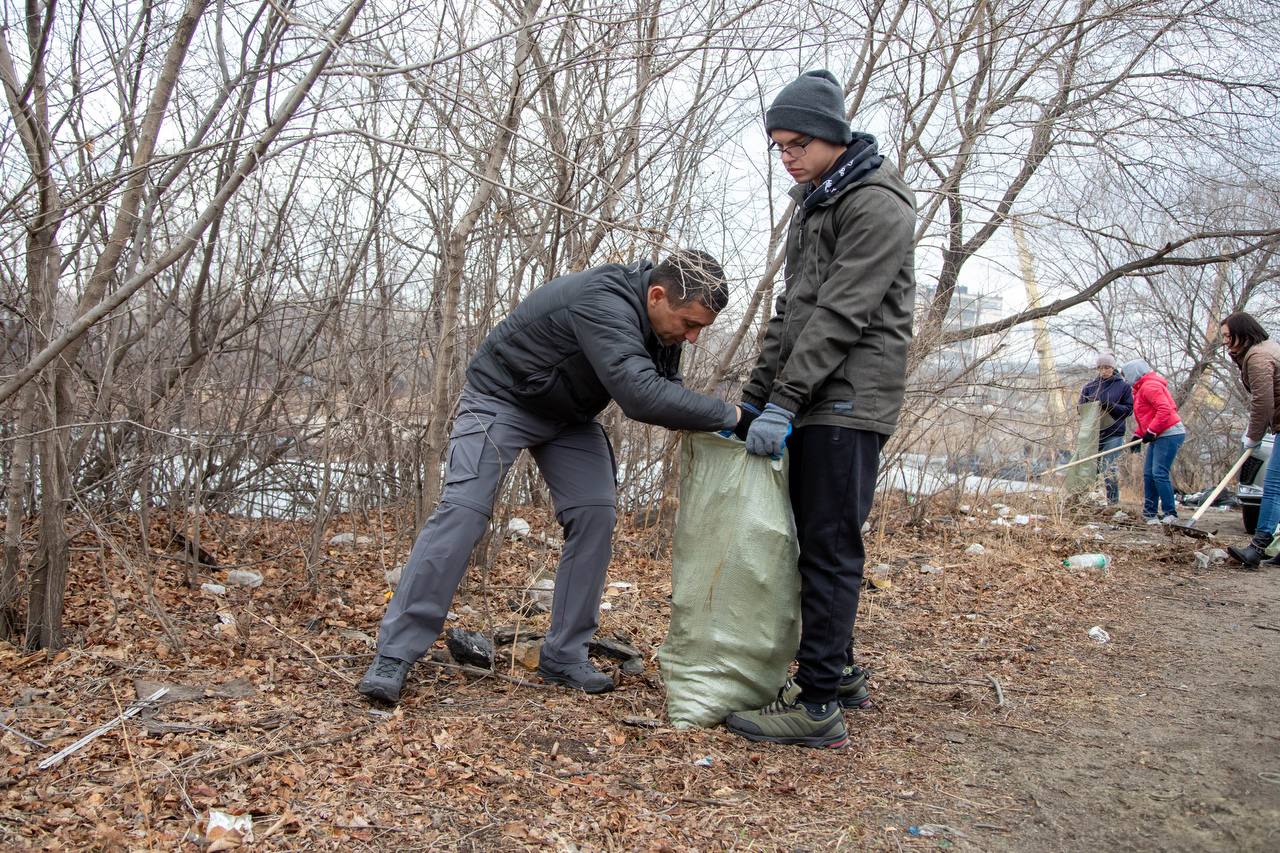 «Город берегу»: участники общегородского субботника собрали 21,5 тонн мусора